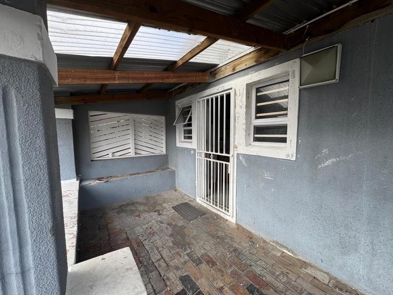 7 Bedroom Property for Sale in Grassy Park Western Cape